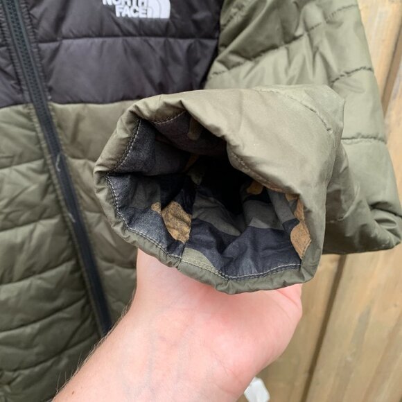 The North Face Reversible Nuptse Jacket Camo Green - Picture 6 of 9